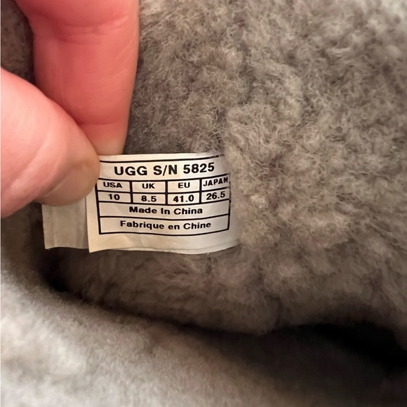 Ugg Classic Short II Limited Edition Grey with Yellow Piping Winter Boots, 10 - Picture 9 of 13